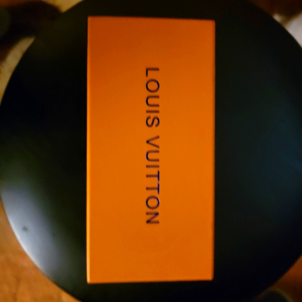 Box for sun glasses